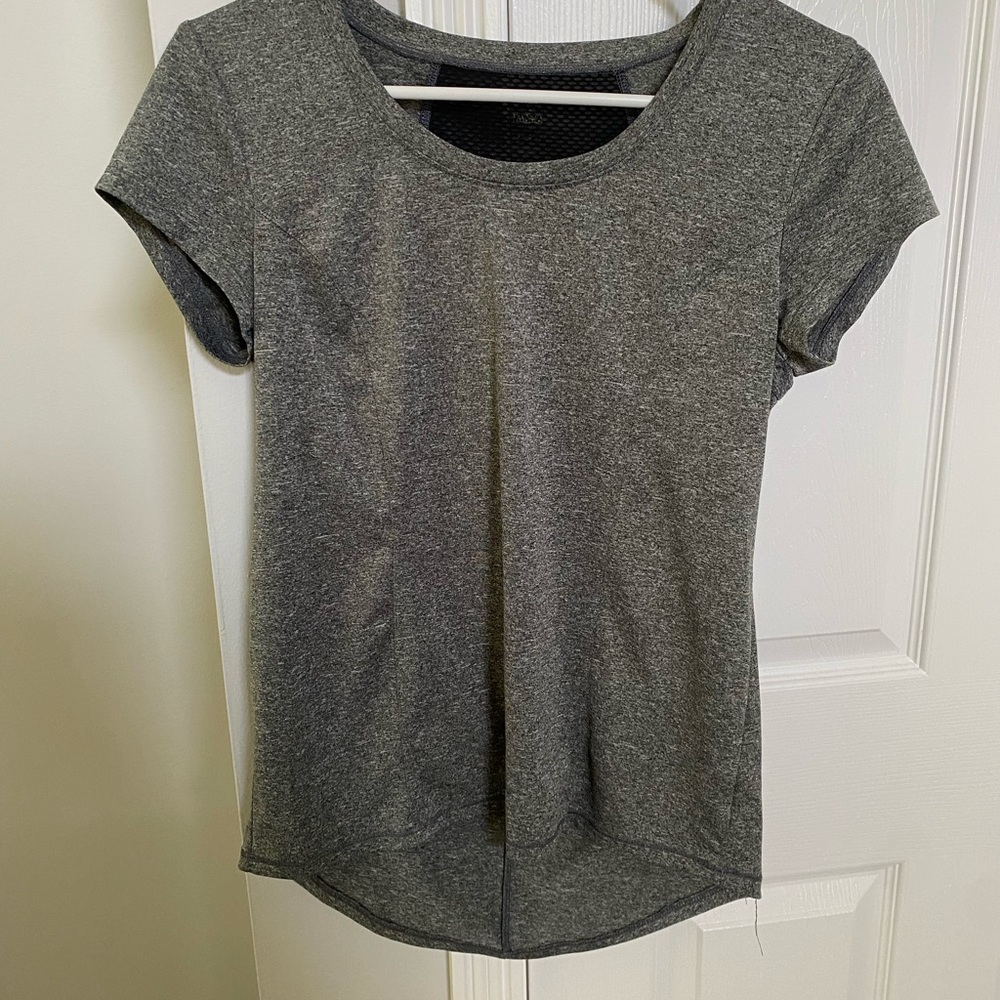 Short sleeve active wear top